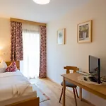 Hotel Alpenhotel Badmeister Flattach