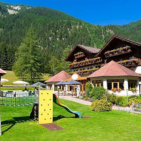 Hotel Alpenhotel Badmeister Flattach