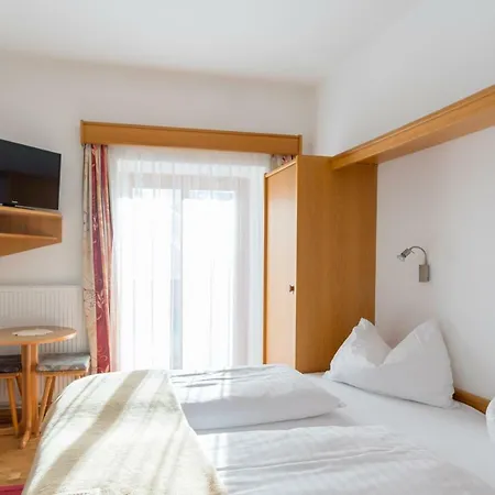 Отель Alpenhotel Badmeister