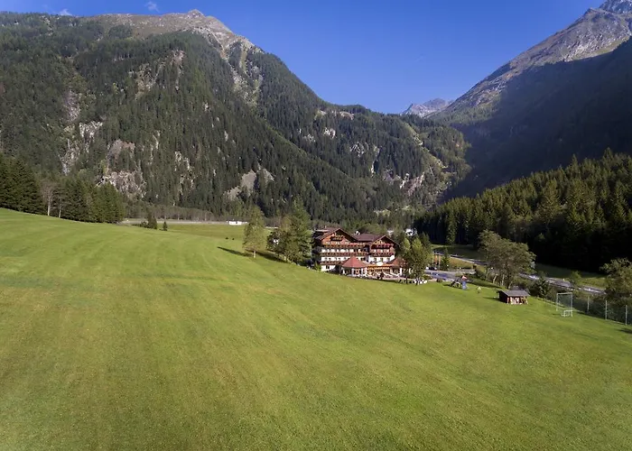 Alpenhotel Badmeister Flattach