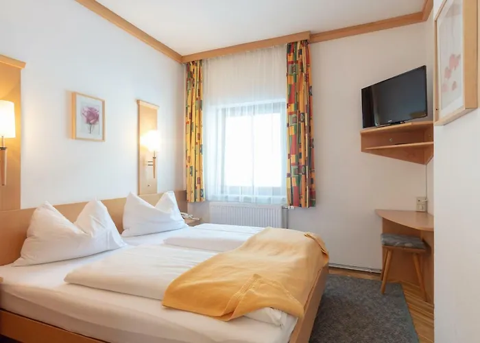 Alpenhotel Badmeister Hotel Flattach