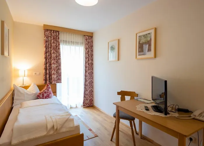 Hotel Alpenhotel Badmeister Flattach